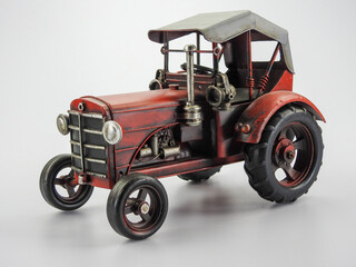 Oldtimer rotes Traktor Spielzeug Modell © RoLoGrafie