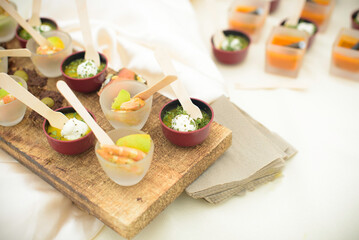 Plateau traiteur, cocktails, toasts et petits fours