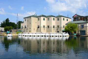 Wheel Fun Canal Boat Rental provides two- or four-person, pedal-powered boats on Indianapolis Canal Walk. Indiana