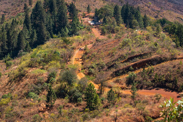 Vista superior da trilha de caminhada no Parque da Serra do Curral em Belo Horizonte, Minas Gerais, Brasil