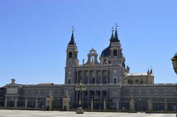 Fototapeta premium Catedral de Santa Maria La Real de la Almudena em Madrid na Espanha