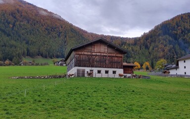 Obraz premium Valles, Rio Pusteria, Italy