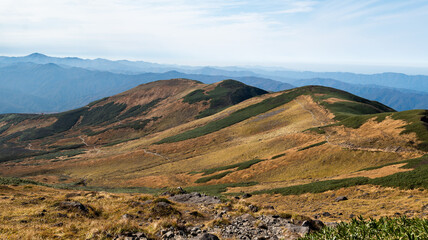 山形　月山から見た姥ヶ岳、湯殿山への稜線