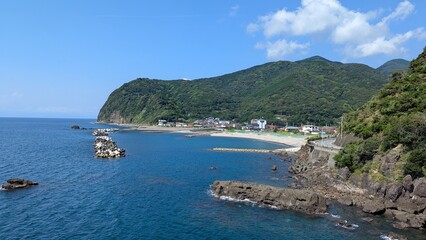 Fototapeta premium 静岡県西伊豆のゴツゴツした海岸