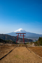 河口浅間神社 天空の鳥居と富士山　山梨県南都留郡富士河口湖町