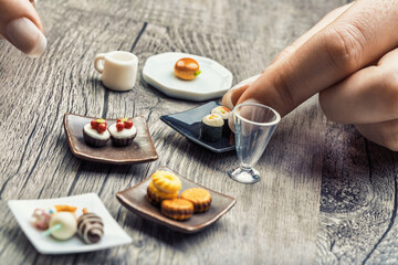 Miniature foods display nutritional discipline versus satisfacti