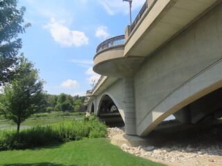 Obraz premium bridge over the river