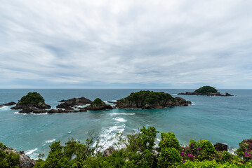 恋人岬と婦夫波　和歌山県西牟婁郡すさみ町