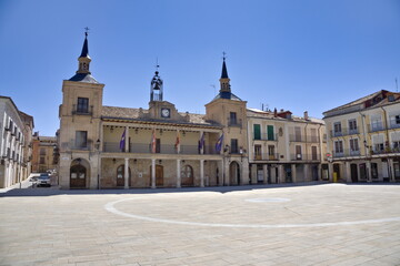 Obraz premium view of the town hall of el burgo de osma on the main square