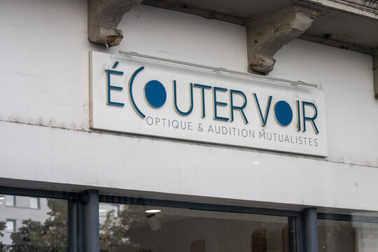 France, 16 August 2024 : Sign for Ecouter Voir optique and audition mutualistes clinic storefront