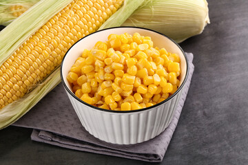Canned sweet young corn grain