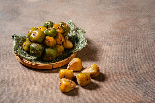 Asam Cikala or Kecombrang (Etlingera elatior) is a traditional spice that is popular in Indonesian cuisine, especially in dishes such as Arsik Ikan Mas and various other Indonesian dishes.