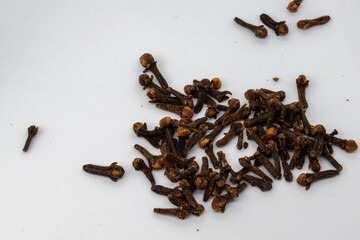 dried cloves