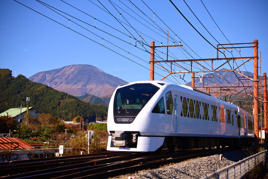 日光市　スペーシアXと男体山