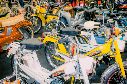 Le salon &Eacute;poqu'Auto de Lyon