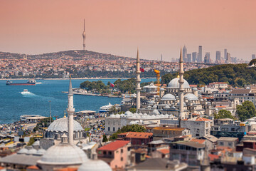 Fototapeta premium A stunning aerial view of Istanbul, showcasing the Bosphorus and historic mosques with towering minarets.