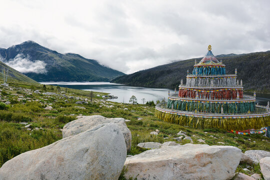 Mountain lake scenery with cultural characteristics of the Tibetan Plateau