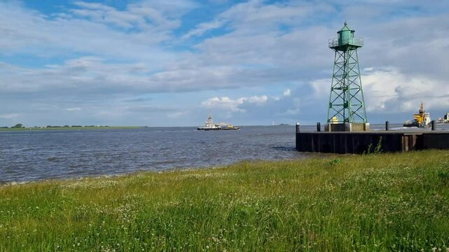 Bremerhaven - Geestemundung entrance - ships on the Weser with navigation marks
