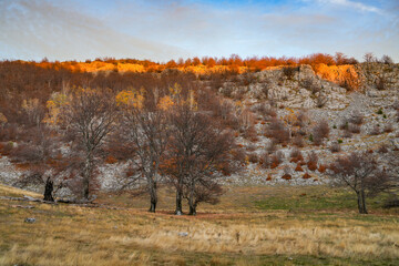 Obraz premium sunset autumn landscape in Mehedinti Mountains, Romania, Europe 
