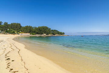 Obraz premium Praia da Mourisca, Bueu - Beluso near Bueu, Province of Pontevedra, Galicia, Spain
