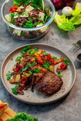 Paprikagemüse dazu ein Rumpsteak