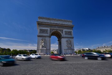 Arc de Triomphe in Paris, cars driving, roundabout, slow shutter, France / パリの凱旋門　車が走る　環状交差点  スローシャッター　フランス