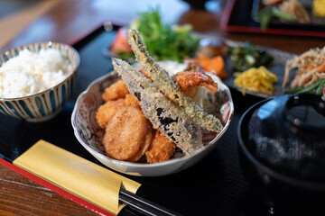 美味しいフライの盛り合わせ