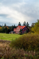 Eine Herbstliche Wanderung zum Bergsee an der Ebertswiese im farbenfrohen Thüringer Wald - Thüringen - Deutschland
