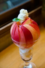 美味しい桃を１個使った桃パフェ
