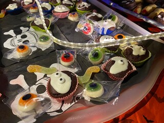 haloween, halloween, essen, kunst, tabelle, restaurant, anmalen, farbe, mahl, rot, farbenskala, weiß, bunt, teller, abendessen, salat, feinschmecker, fleisch