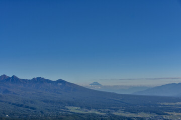 車山高原山頂から眺める南アルプスと富士山