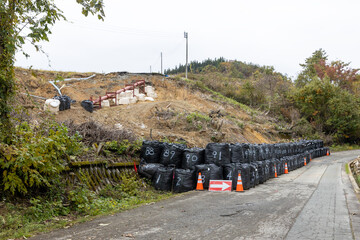 豪雨災害による土砂崩れの土留め