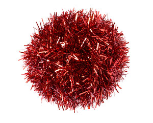 Naklejka premium A vibrant red tinsel ball, perfect for festive decorations and celebrations, showcasing a shiny and textured appearance against a clean white background.