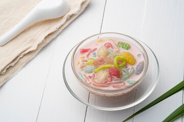 Water Chestnuts in Coconut Broth,Thai iced dessert,Tub Tim Krob