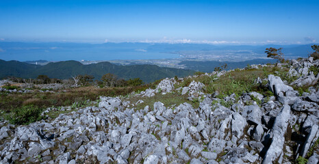 霊仙山のカルスト地形