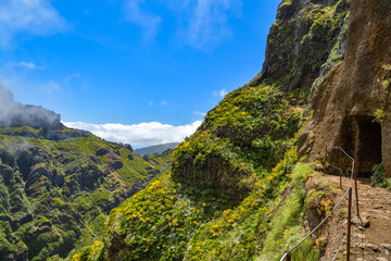 Vereda do Areeiro walking trail between Pico Areeiro and Pico Ruivo peaks on Madeira