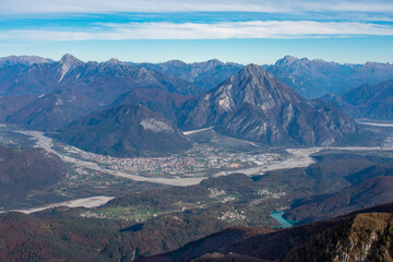 Panorama su Tolmezzo monte Amariana e lago di Verzegnis