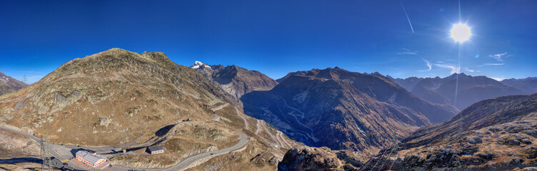 Naklejka premium Der Grimselpass mit seiner Landschaft und dem Totensee, November 2024