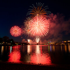 Celebración de año nuevo con fuegos atificiales