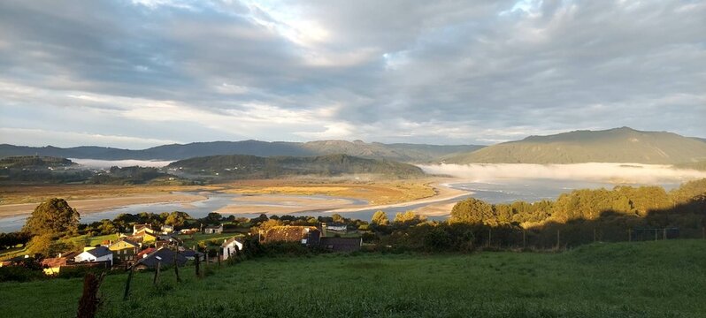 Panor&aacute;mica de una aldea de Ortigueira, Galicia
