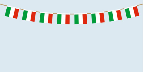 Obraz premium Italian flag bunting decoration illustration. Row of Italy flag decorations hanging on a string.