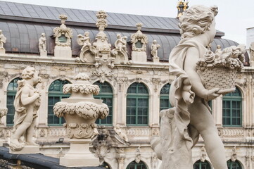 Obraz premium Dresden city view with statues and palace