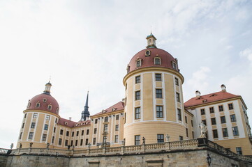 Obraz premium Moritzburg castle with the park in summer
