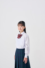 白背景,日本人女子中学生,笑顔