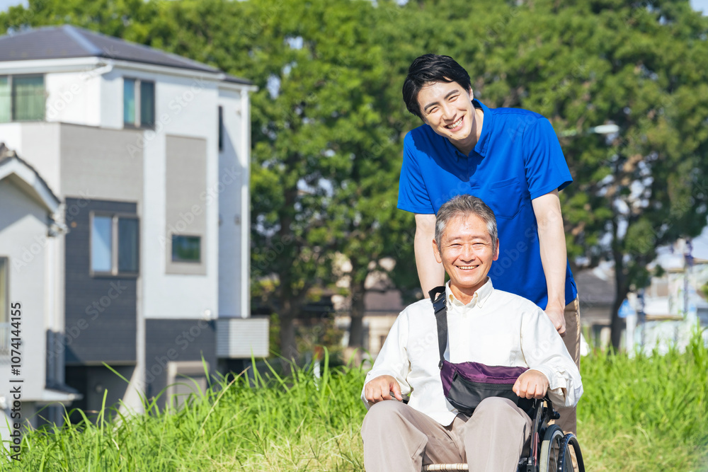 Poster 介護、車椅子、シニア、高齢者、男性、日本人、外出、サポート、デイサービス、ヘルパー、新緑、爽やか、介護士、介護福祉士、福祉、ウェルネス、リハビリ、健康、ヘルスケア、お年寄り、老人、老人ホーム、レク、散歩、公園、住宅街、笑顔、グリーン、環境、自然、元気、明るい、仕事、職業、デイケア、ホームヘルパー、住宅、働く、押す、ボランティア、屋外、患者、障害、障がい者、支援、サービス、スタッフ、医療、車いす、人