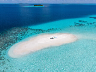 Sandbank experience with picnic in Gaafu Dhaalu Atoll Maguhdhuvaa Island, Maldives