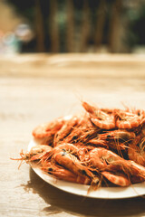 some escape situations.
Shrimp are mostly aquatic omnivores, Shrimp including species that Shrimp live in ocean water, such as crayfish, and species that Shrimp live