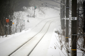 Fototapeta premium 雪と線路