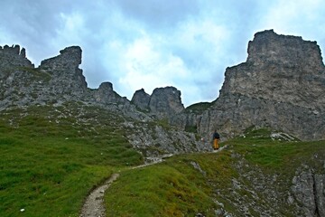 Austrian Alps - view of the footpath near peak Elfer in Stubai Alps