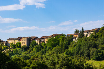 Obraz premium Facades of Houses in the Medieval Village of Aurignac